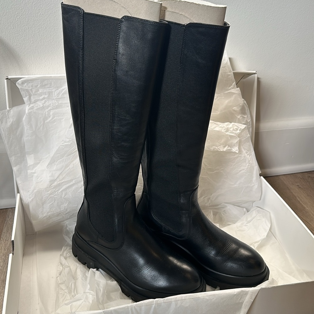La CANADIENNE Black Leather Knee-High Riding Boots